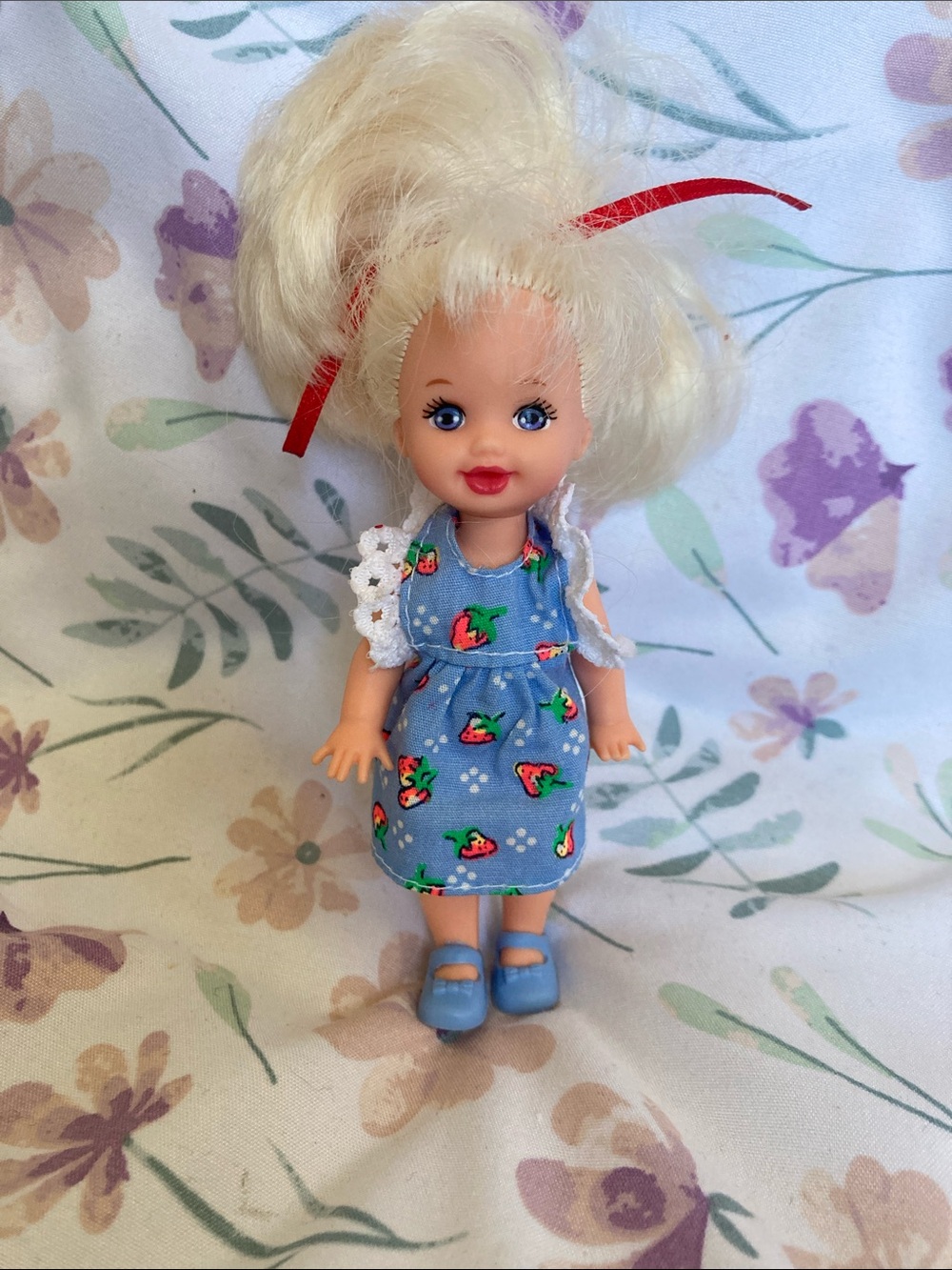 1995 Mattel Barbie Kelly Shoppin’ Fun Kelly Doll in Original Dress